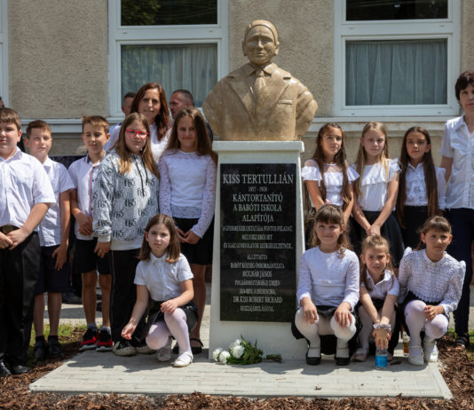 Kiss Tertullián-ösztöndíjat adott át a Magyar Nyelvőr Alapítvány